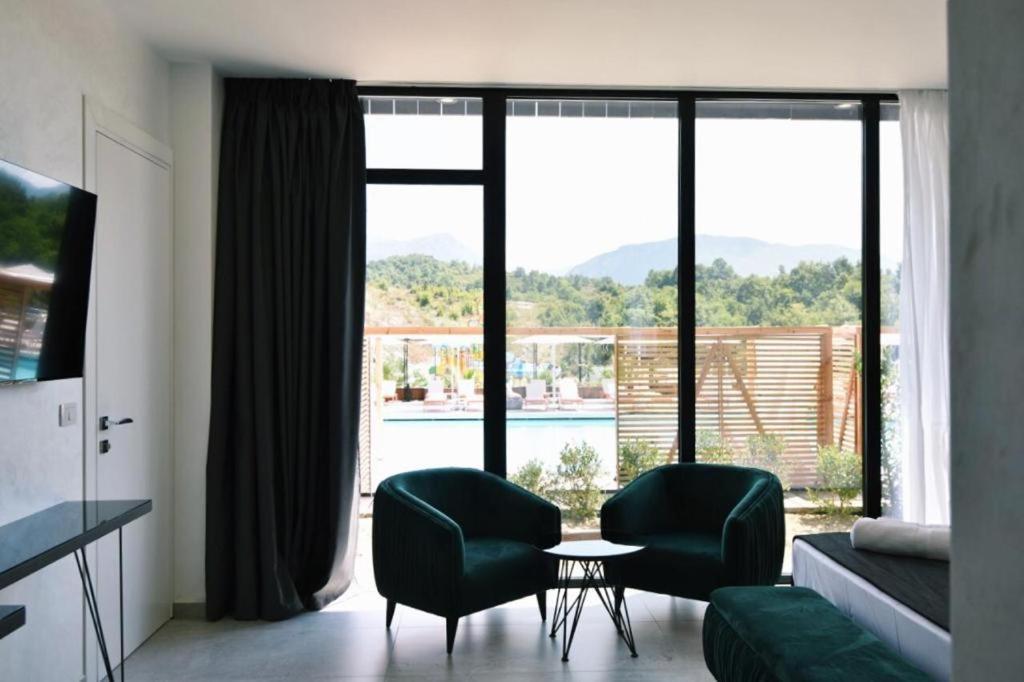 Equos Resort Hotel ติรานา ภายนอก รูปภาพ